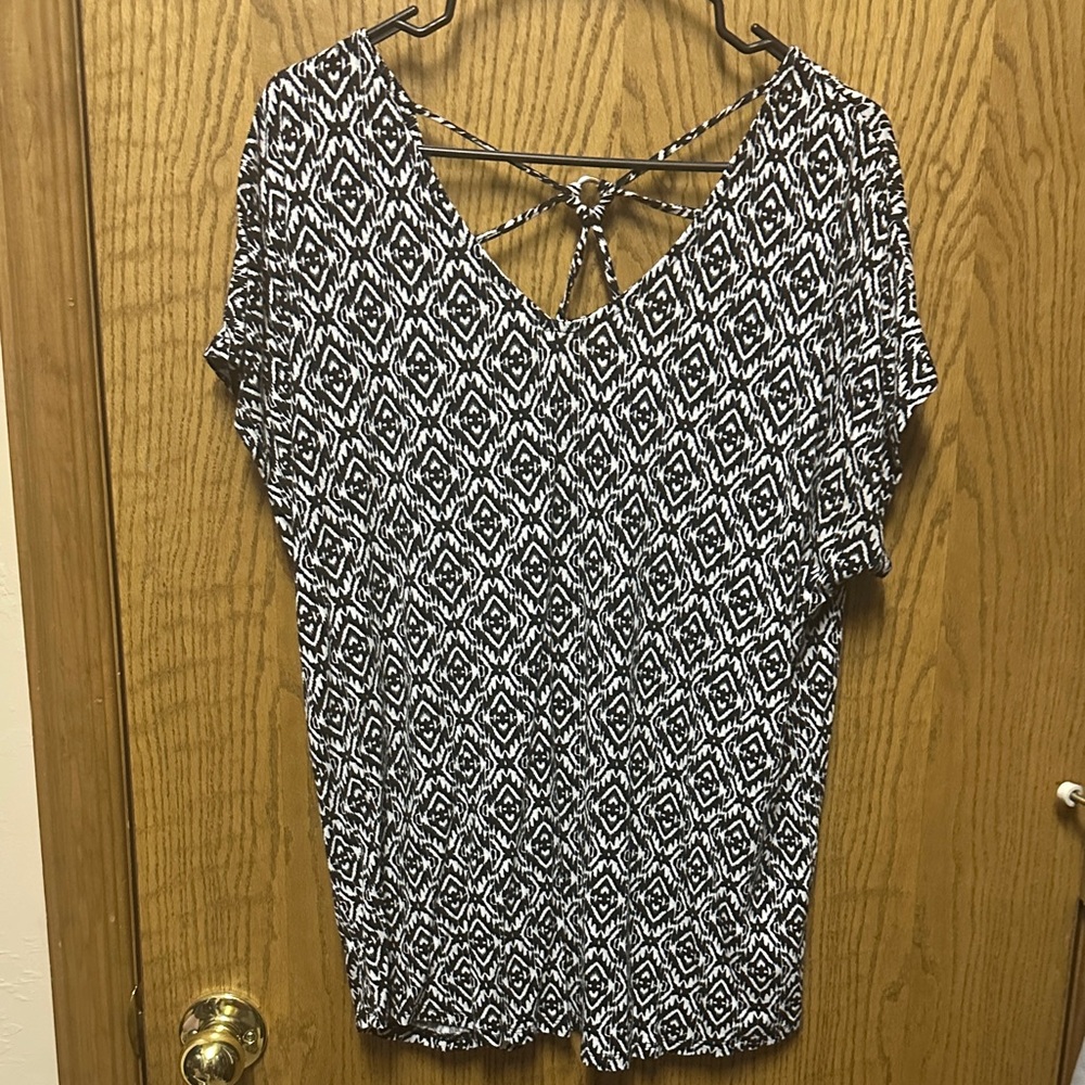 4 for $10 item Papermoon Black and White  Tee with Cutout design on back